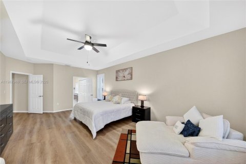 House in Pembroke Pines, Florida 4 bedrooms, 234.21 sq.m. № 2050405 - photo 30