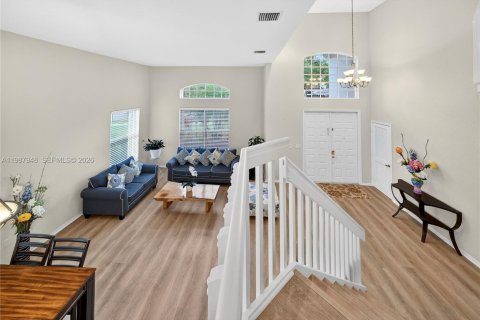 House in Pembroke Pines, Florida 4 bedrooms, 234.21 sq.m. № 2050405 - photo 6