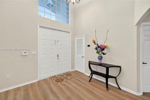 House in Pembroke Pines, Florida 4 bedrooms, 234.21 sq.m. № 2050405 - photo 14