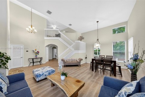 House in Pembroke Pines, Florida 4 bedrooms, 234.21 sq.m. № 2050405