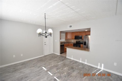 Condominio en alquiler en Tampa, Florida, 2 dormitorios, 95.5 m2 № 2167807 - foto 13