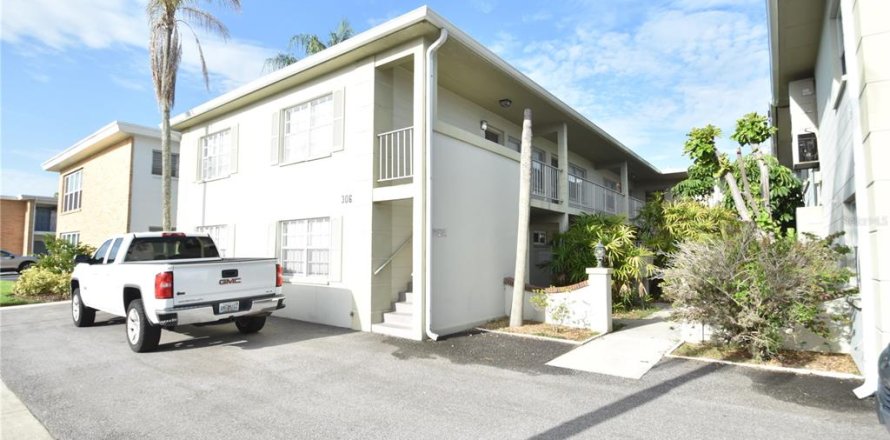 Condominio en Tampa, Florida, 2 dormitorios  № 2167807