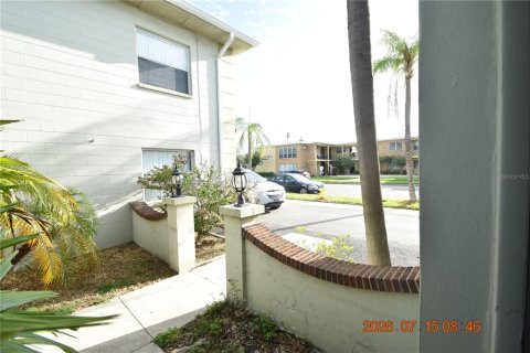 Condominio en alquiler en Tampa, Florida, 2 dormitorios, 95.5 m2 № 2167807 - foto 5