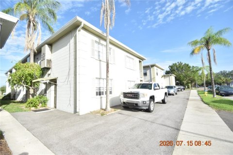 Condominio en alquiler en Tampa, Florida, 2 dormitorios, 95.5 m2 № 2167807 - foto 2