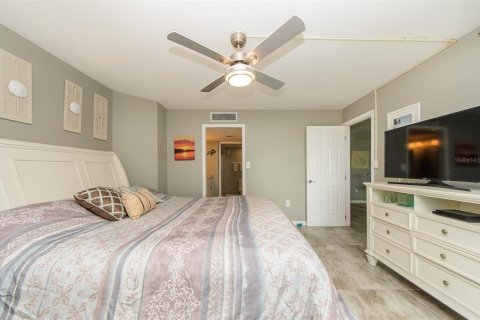 Condo in Clearwater, Florida, 1 bedroom  № 1808503 - photo 9