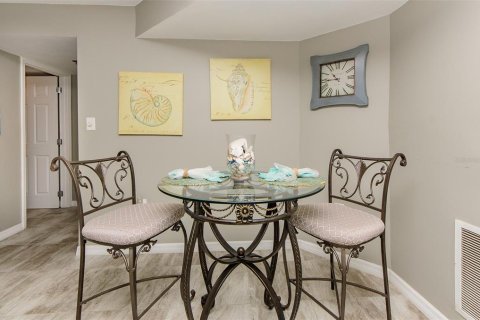 Condo in Clearwater, Florida, 1 bedroom  № 1808503 - photo 5