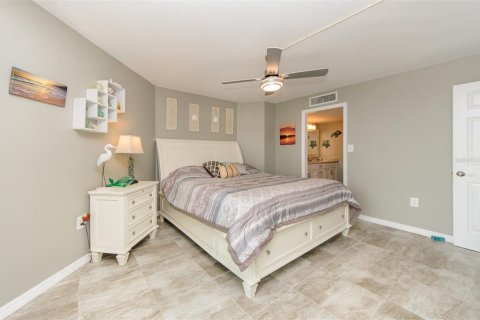 Condo in Clearwater, Florida, 1 bedroom  № 1808503 - photo 8