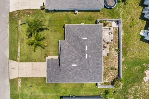 House in Kissimmee, Florida 4 bedrooms, 168.06 sq.m. № 2221298 - photo 21