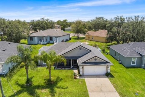 House in Kissimmee, Florida 4 bedrooms, 168.06 sq.m. № 2221298 - photo 3