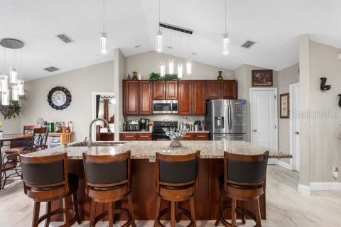 House in Kissimmee, Florida 4 bedrooms, 168.06 sq.m. № 2221298 - photo 7