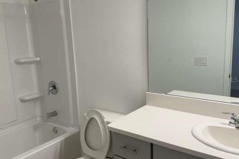 Townhouse in Poinciana, Florida 2 bedrooms, 110.27 sq.m. № 2210579 - photo 15