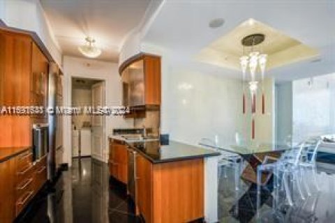 Condominio en venta en Sunny Isles Beach, Florida, 2 dormitorios, 129.04 m2 № 1937678 - foto 11