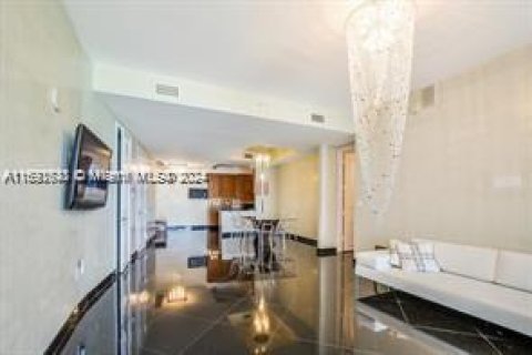 Condominio en venta en Sunny Isles Beach, Florida, 2 dormitorios, 129.04 m2 № 1937678 - foto 8