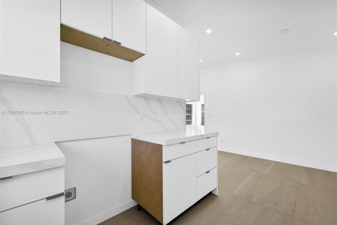 House in Miami Gardens, Florida 3 bedrooms, 149.48 sq.m. № 1931141 - photo 13