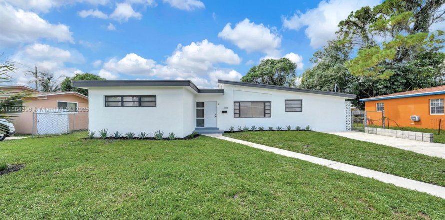 House in Miami Gardens, Florida 3 bedrooms, 149.48 sq.m. № 1931141