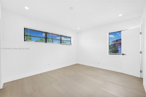 House in Miami Gardens, Florida 3 bedrooms, 149.48 sq.m. № 1931141 - photo 16
