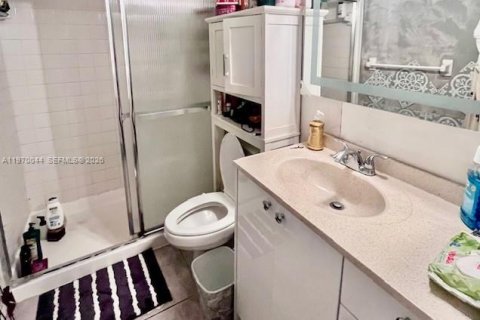 Купить кондоминиум в Пемброк-Пайнс, Флорида 2 спальни, 70.05м2, № 2031427 - фото 4