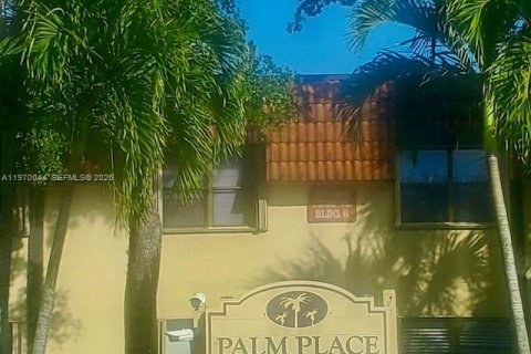 Кондоминиум с 2 спальнями в Пемброк-Пайнс, Флорида № 2031427