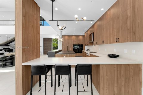 Villa ou maison à vendre à Pinecrest, Floride: 6 chambres, 542.74 m2 № 2021330 - photo 12