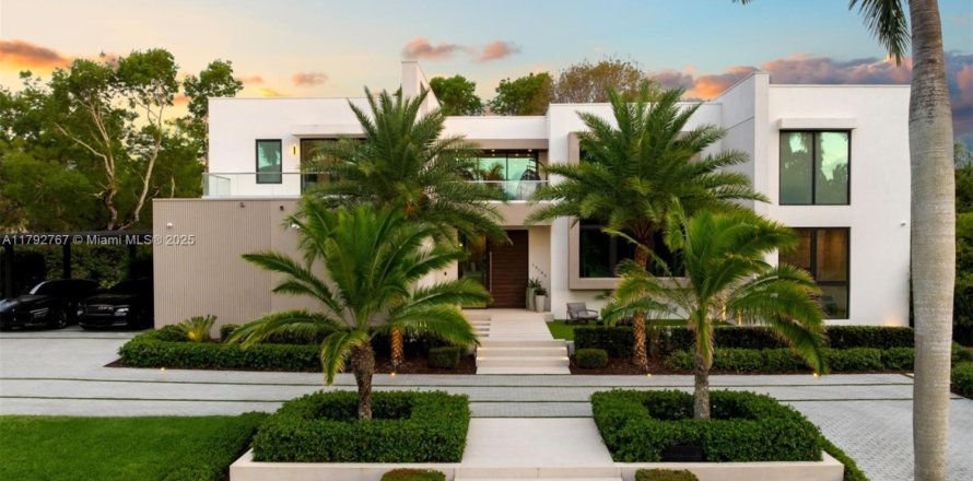Villa ou maison à Pinecrest, Floride 6 chambres, 542.74 m2 № 2021330