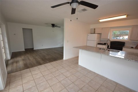 Villa ou maison à louer à Orlando, Floride: 2 chambres, 99.41 m2 № 2424175 - photo 17