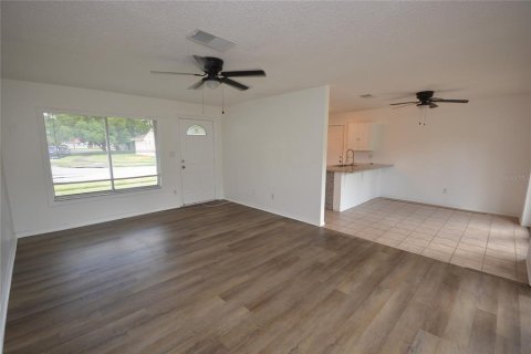 Villa ou maison à louer à Orlando, Floride: 2 chambres, 99.41 m2 № 2424175 - photo 7