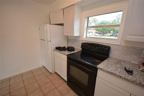 Villa ou maison à louer à Orlando, Floride: 2 chambres, 99.41 m2 № 2424175 - photo 18