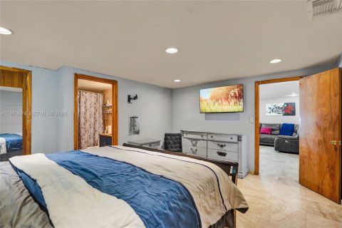 House in Miami Gardens, Florida 5 bedrooms, 189.52 sq.m. № 2031439 - photo 23