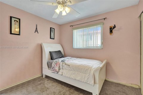 House in Miami Gardens, Florida 5 bedrooms, 189.52 sq.m. № 2031439 - photo 28