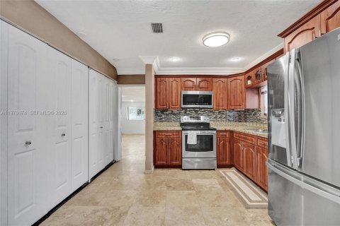 House in Miami Gardens, Florida 5 bedrooms, 189.52 sq.m. № 2031439 - photo 13