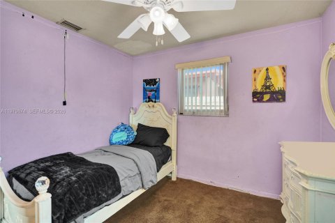 House in Miami Gardens, Florida 5 bedrooms, 189.52 sq.m. № 2031439 - photo 30