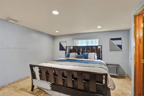 House in Miami Gardens, Florida 5 bedrooms, 189.52 sq.m. № 2031439 - photo 25