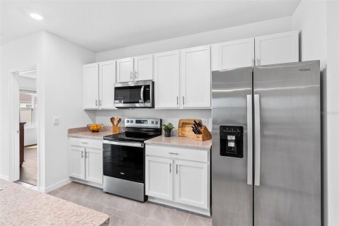 Casa en venta en Wesley Chapel, Florida, 3 dormitorios, 157 m2 № 1919483 - foto 12