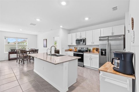 Casa en venta en Wesley Chapel, Florida, 3 dormitorios, 157 m2 № 1919483 - foto 6