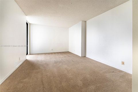Condo in Aventura, Florida, 2 bedrooms  № 1818023 - photo 18