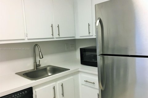 Condo in Aventura, Florida, 2 bedrooms  № 1818023 - photo 21