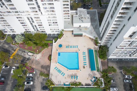 Condo in Aventura, Florida, 2 bedrooms  № 1818023 - photo 8