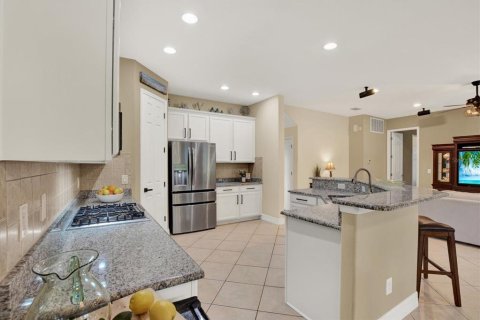 Casa en venta en Tampa, Florida, 5 dormitorios, 326.27 m2 № 1741104 - foto 23