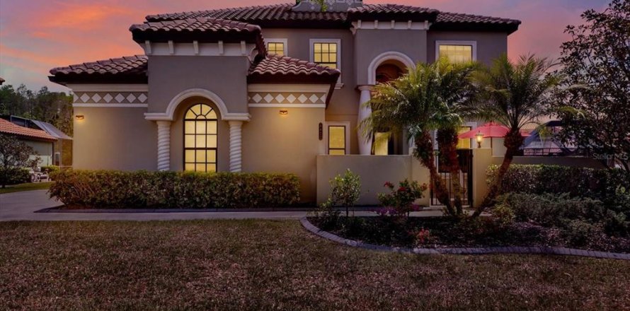 Casa en Tampa, Florida 5 dormitorios, 326.27 m2 № 1741104
