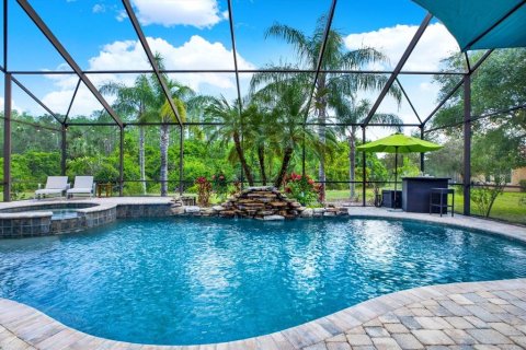 Casa en venta en Tampa, Florida, 5 dormitorios, 326.27 m2 № 1741104 - foto 2