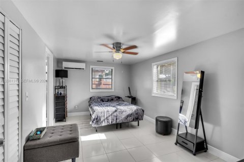 House in Dania Beach, Florida 3 bedrooms, 127.37 sq.m. № 2191507 - photo 19