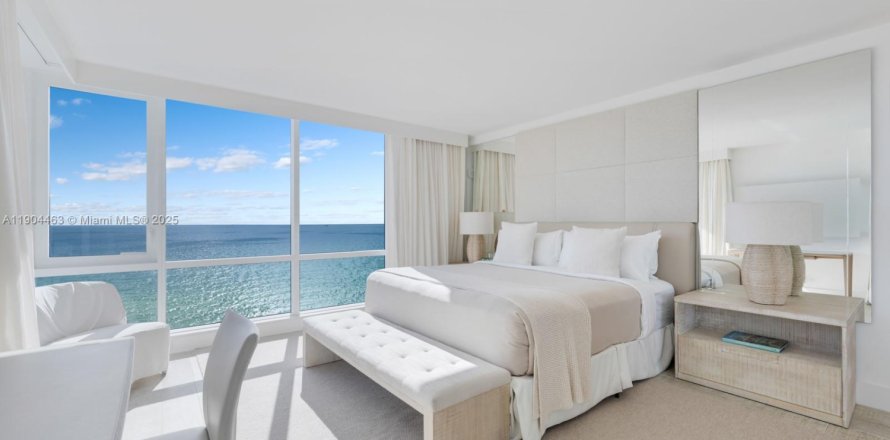 Кондоминиум с 3 спальнями в Майами-Бич, Флорида № 1956059