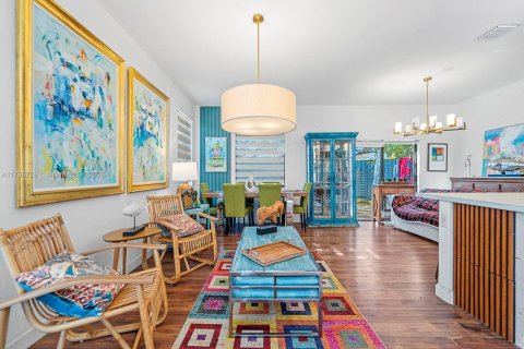 Touwnhouse à vendre à Miami, Floride: 4 chambres, 193.79 m2 № 1863276 - photo 3
