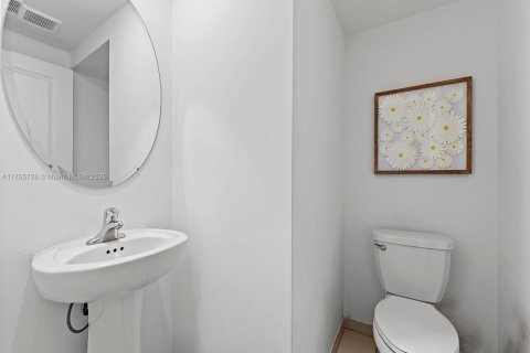 Touwnhouse à vendre à Miami, Floride: 4 chambres, 193.79 m2 № 1863276 - photo 11