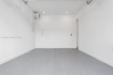 Купить таунхаус в Майами, Флорида 3 спальни, 224.45м2, № 2005507 - фото 28