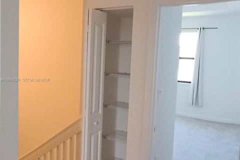 House in Homestead, Florida 3 bedrooms, 123.37 sq.m. № 2049210 - photo 15