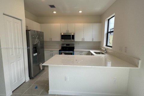 House in Homestead, Florida 3 bedrooms, 123.37 sq.m. № 2049210 - photo 3