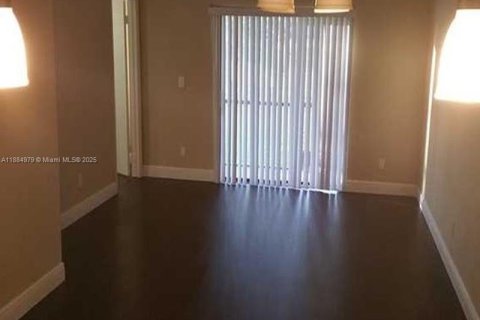 Copropriété à louer à Pembroke Pines, Floride: 2 chambres, 74.88 m2 № 1937305 - photo 5
