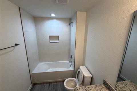 Villa ou maison à louer à North Port, Floride: 4 chambres, 167.22 m2 № 2119005 - photo 18