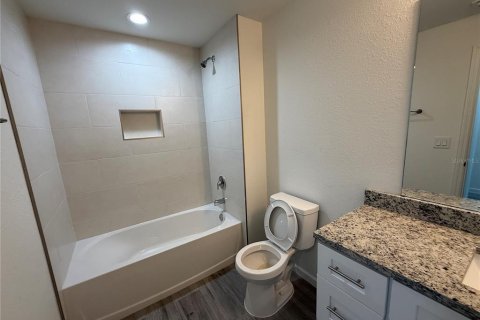 Villa ou maison à louer à North Port, Floride: 4 chambres, 167.22 m2 № 2119005 - photo 16